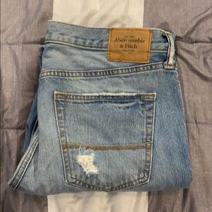 Abercrombie & Fitch Light Wash Ripped Jeans 36x36